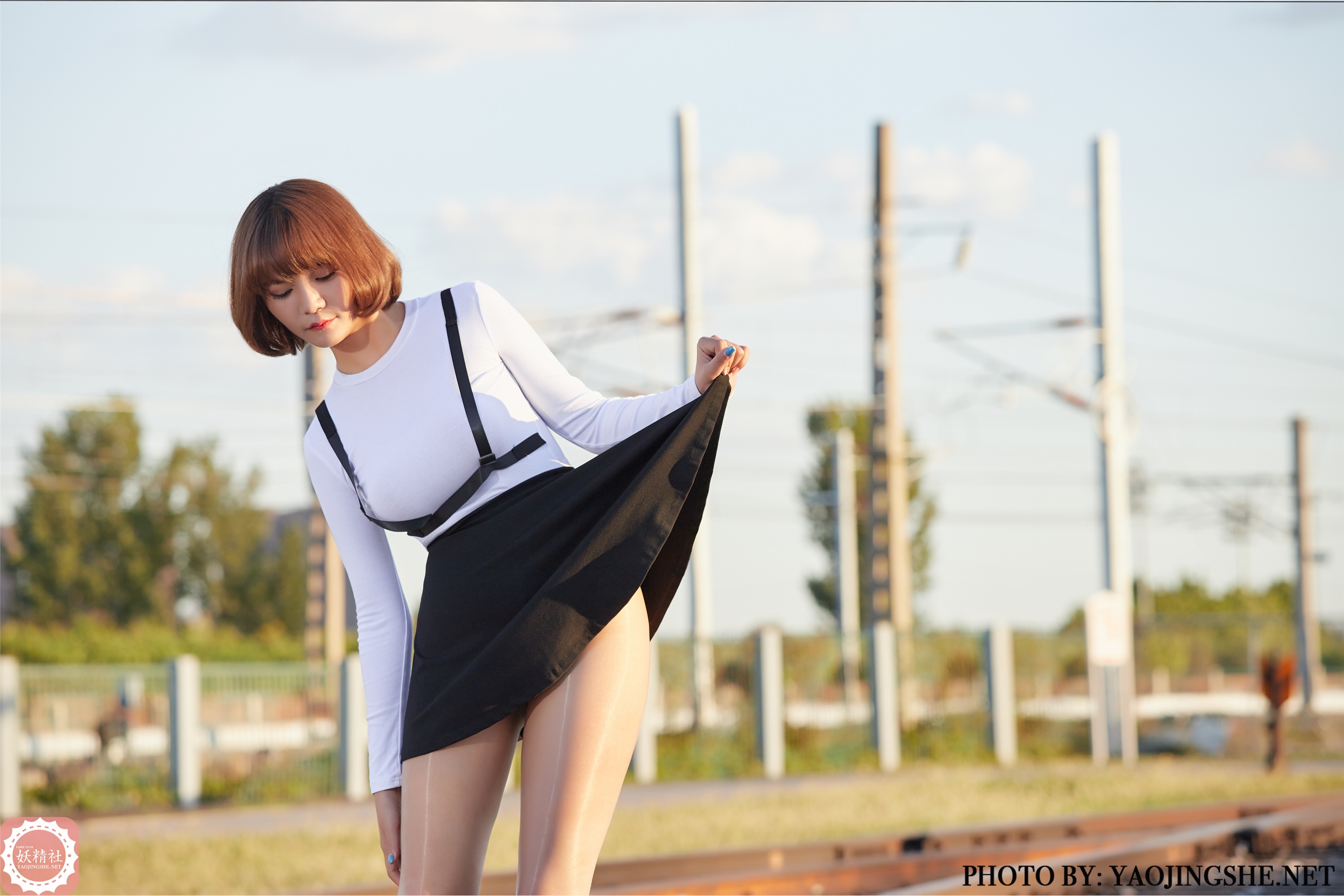 妖精社  2020.11.28 T2042《逆光车站》唐飞飞